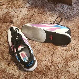 Women's bowling shoes